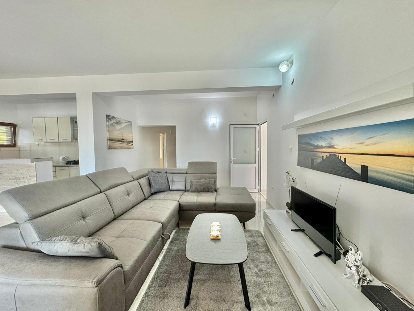 Stars Residence Petrovac Екстер'єр фото