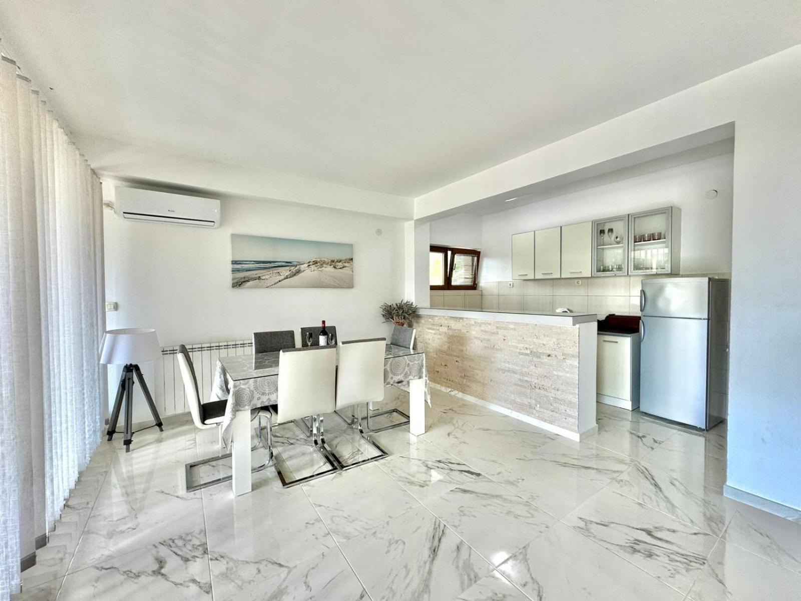 Stars Residence Petrovac Екстер'єр фото
