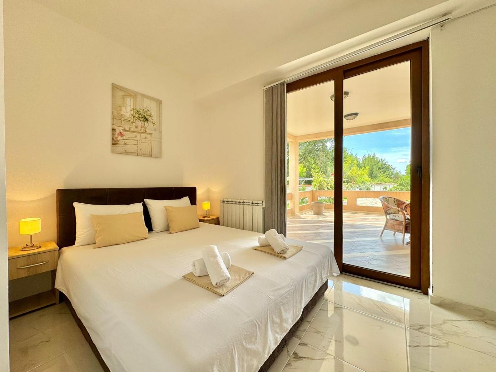 Stars Residence Petrovac Екстер'єр фото